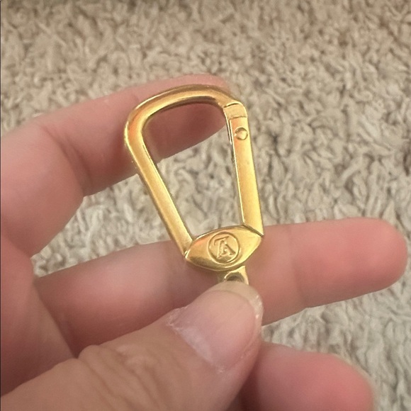 Louis Vuitton Black and Gold Monogram Cles - Picture 7 of 8